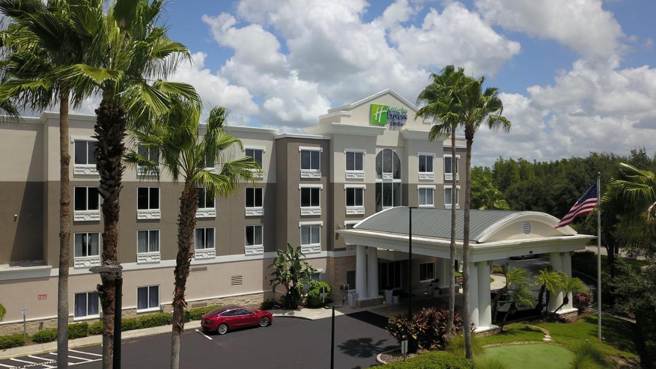 Holiday Inn Express And Suites Tampa I-75 At Bruce B. Downs By Ihg Esterno foto