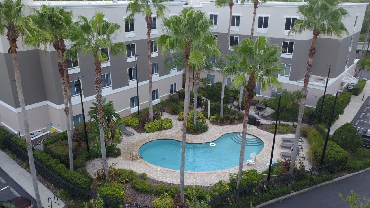 Holiday Inn Express And Suites Tampa I-75 At Bruce B. Downs By Ihg Esterno foto