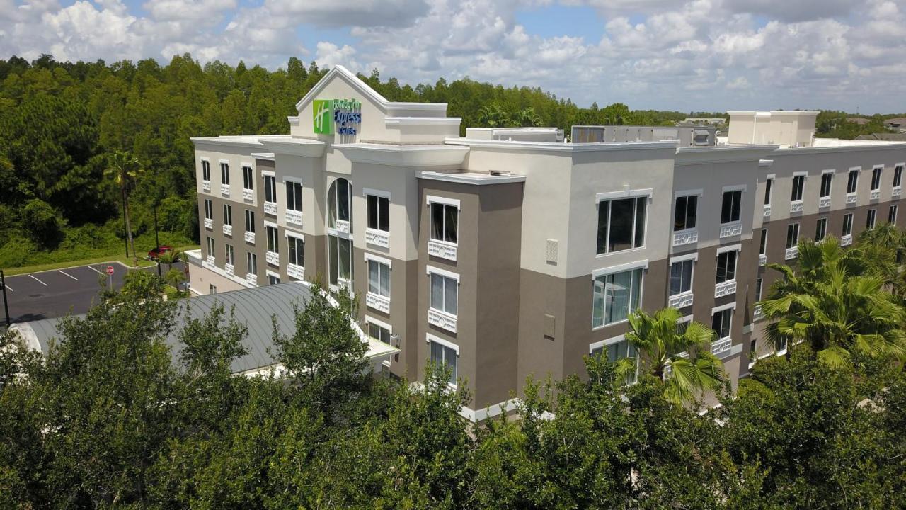 Holiday Inn Express And Suites Tampa I-75 At Bruce B. Downs By Ihg Esterno foto
