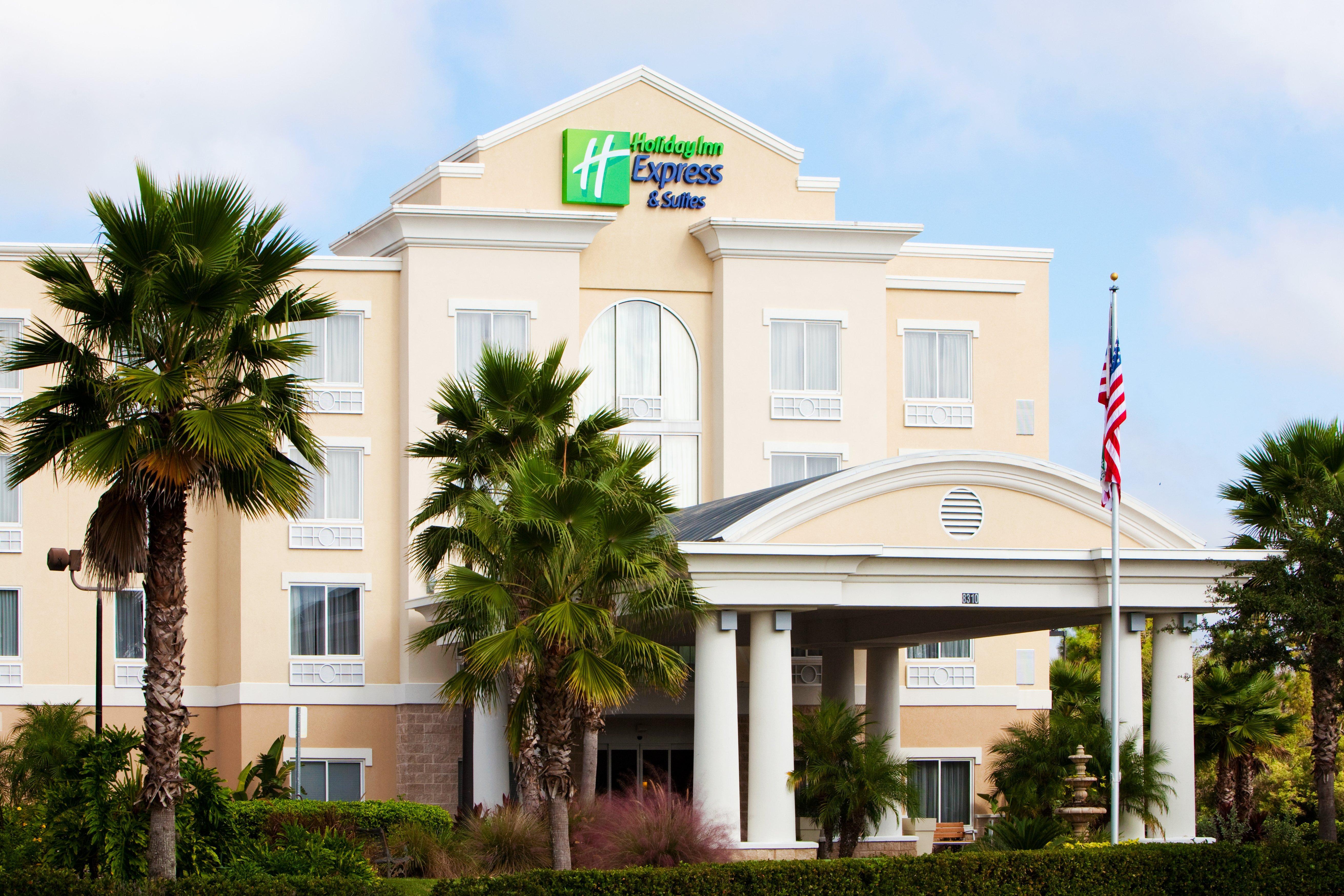Holiday Inn Express And Suites Tampa I-75 At Bruce B. Downs By Ihg Esterno foto