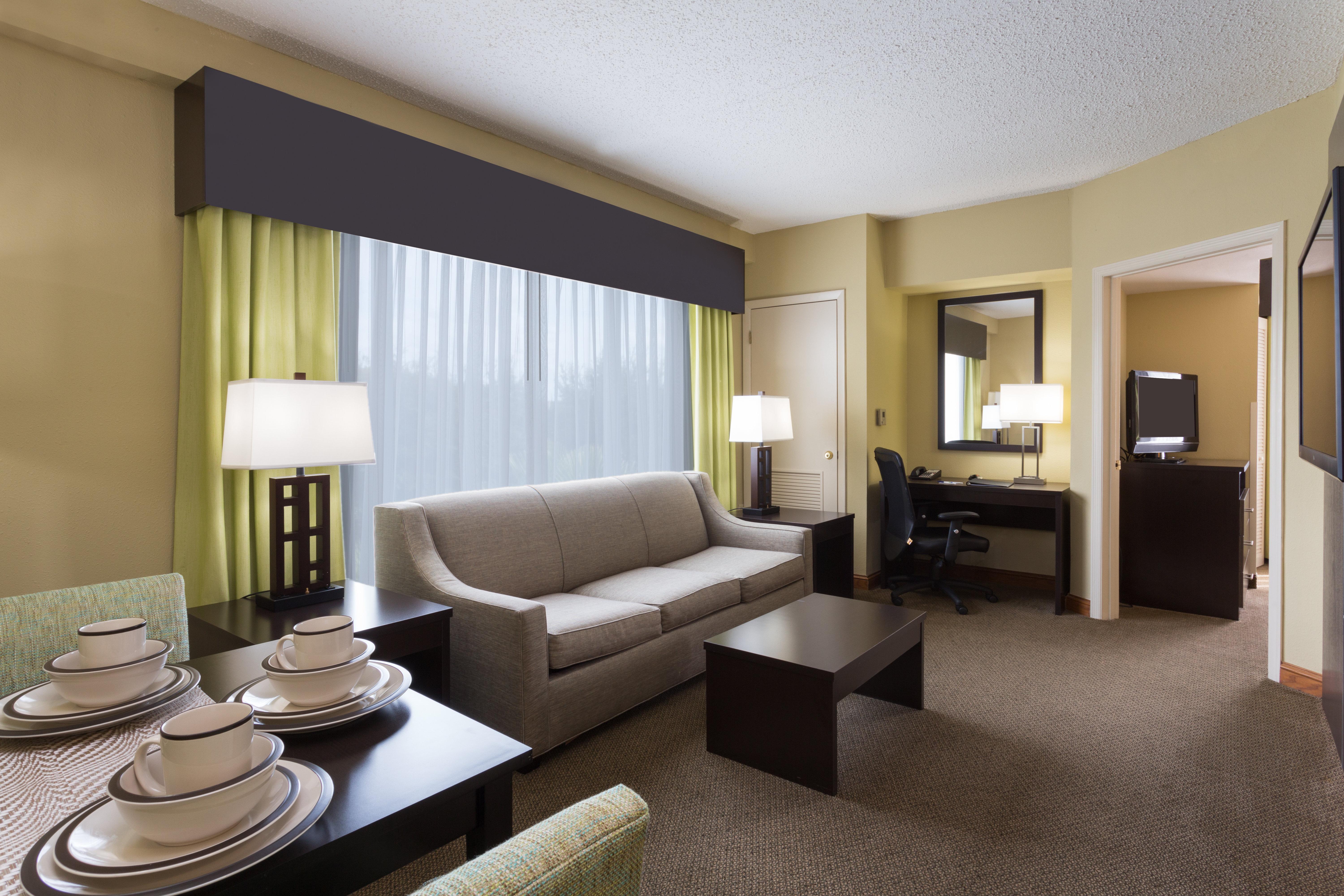 Holiday Inn Express And Suites Tampa I-75 At Bruce B. Downs By Ihg Esterno foto
