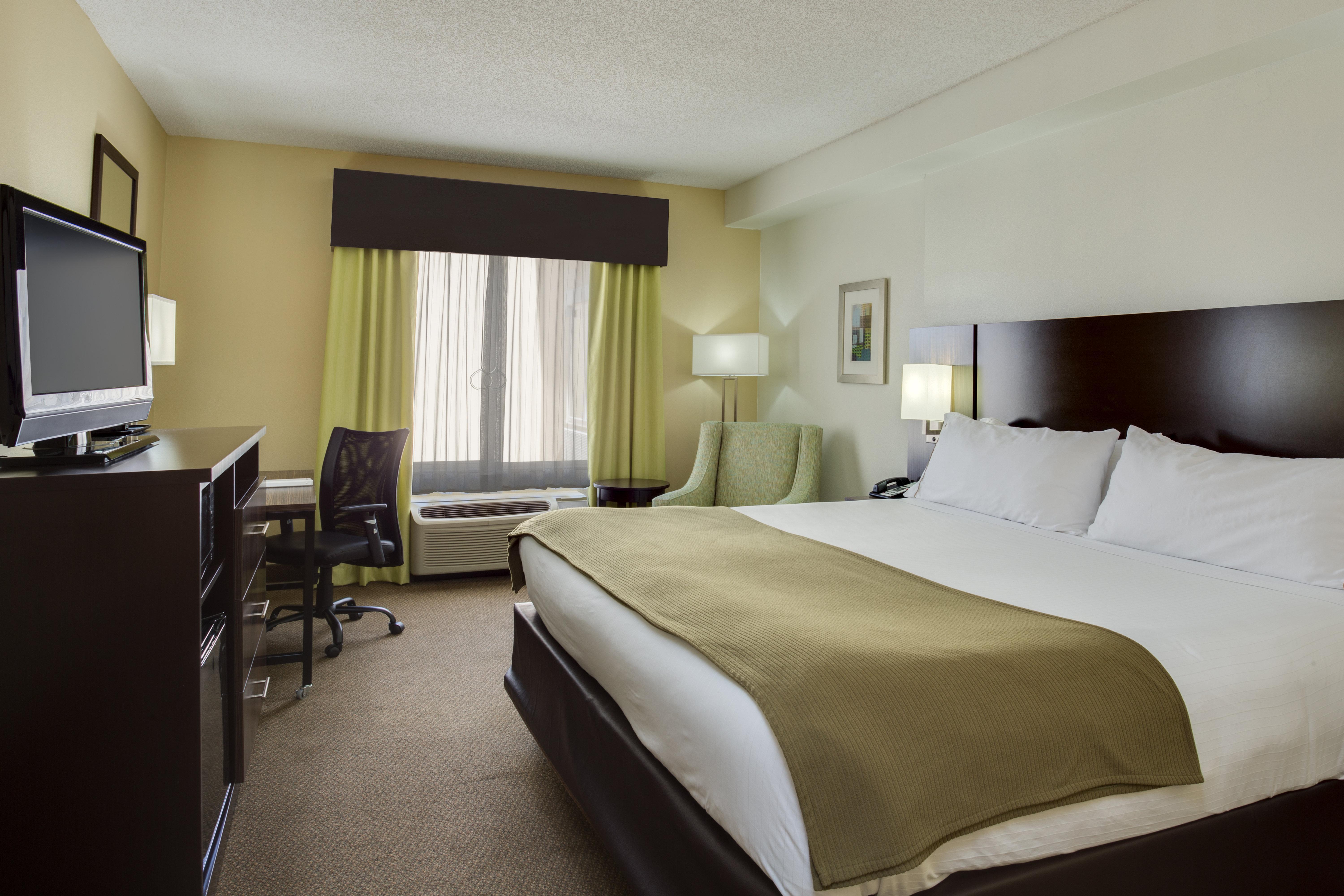 Holiday Inn Express And Suites Tampa I-75 At Bruce B. Downs, An Ihg Hotel Esterno foto
