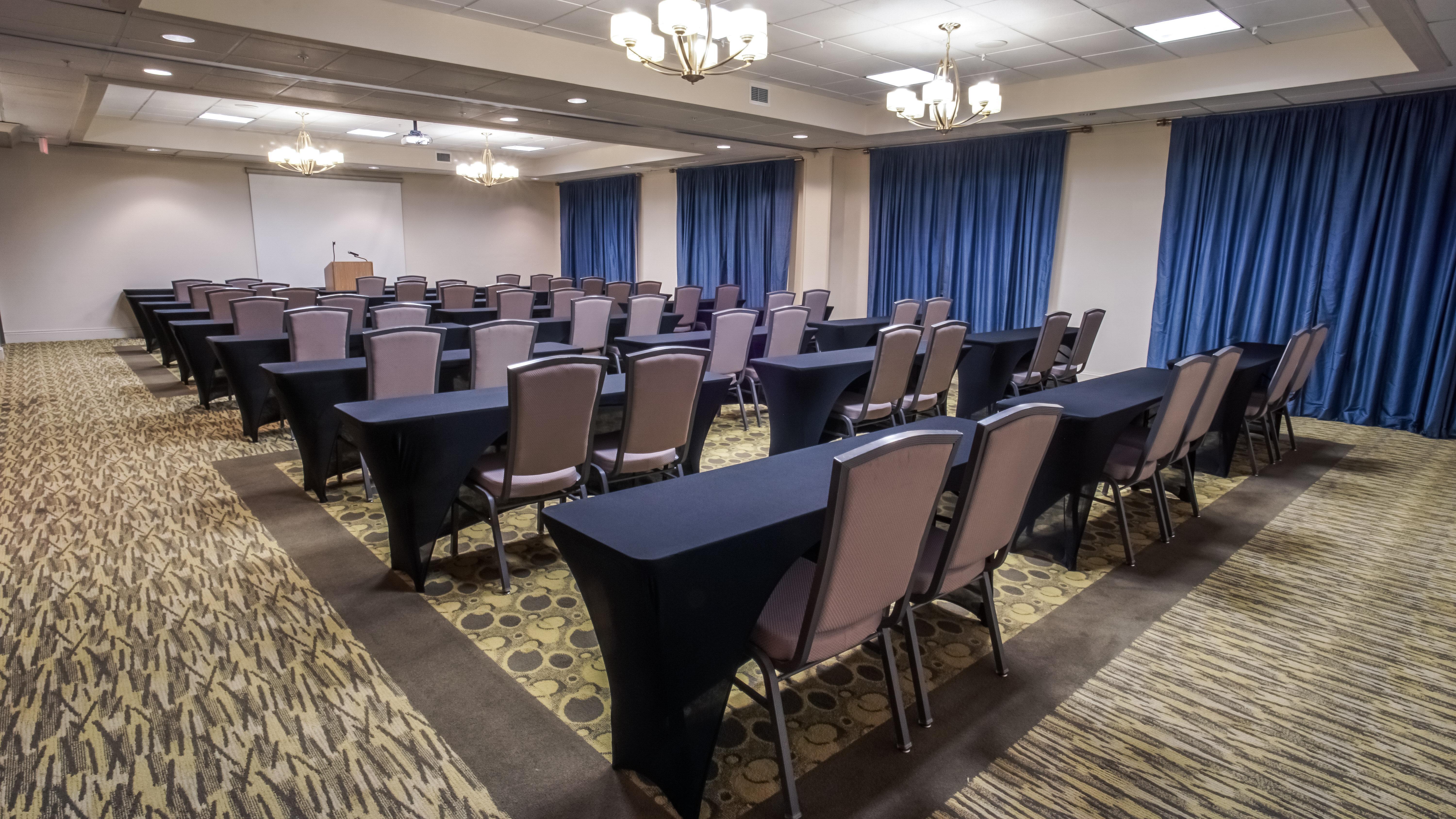 Holiday Inn Express And Suites Tampa I-75 At Bruce B. Downs By Ihg Esterno foto